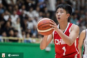真大腿！冉珂嘉U19女篮世界杯场均得到19.1分11.3篮板3.1助攻