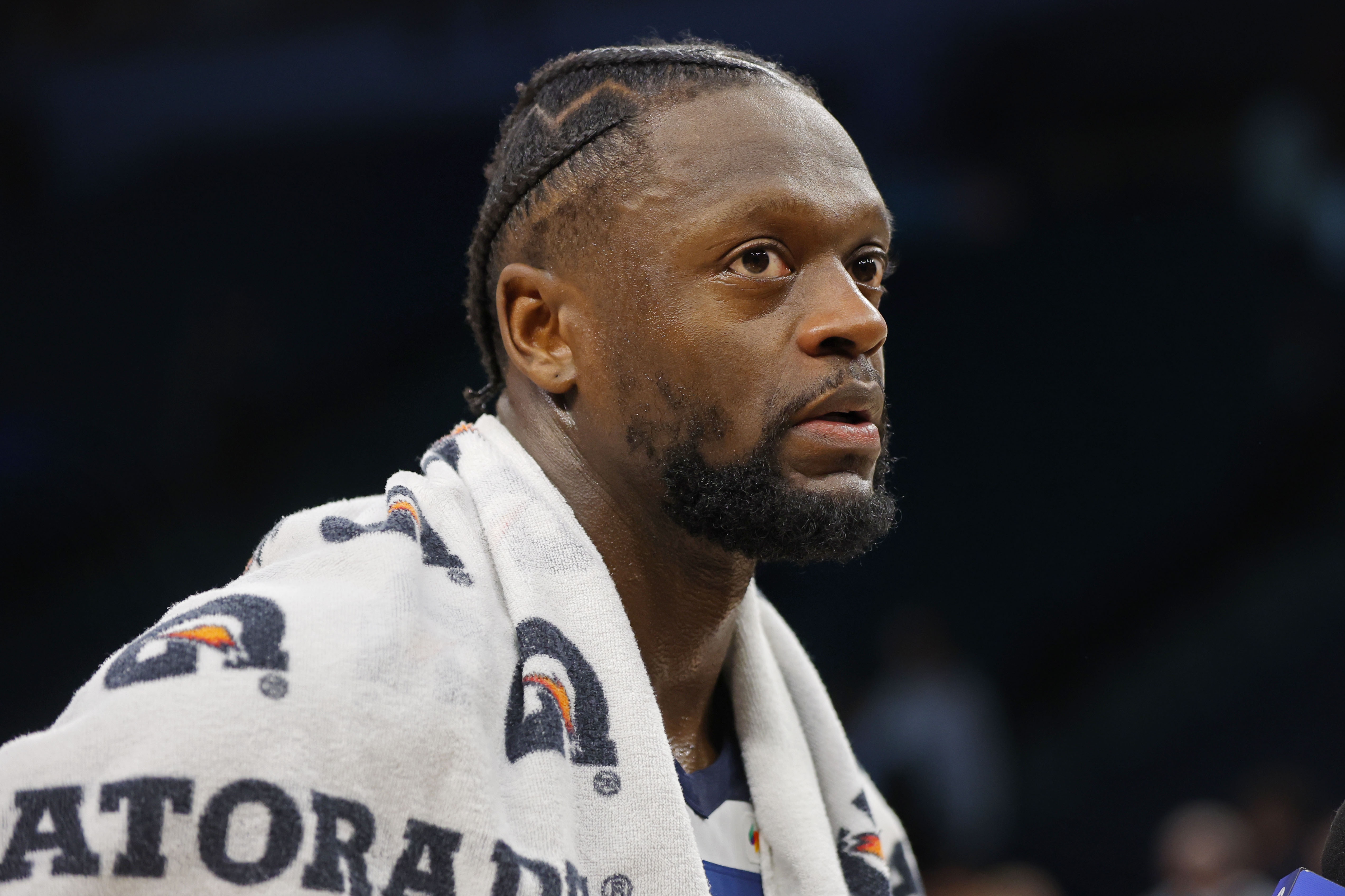 开云体育app-爱德华兹：兰德尔只要认真防守 就能成为NBA最好的防守者之一