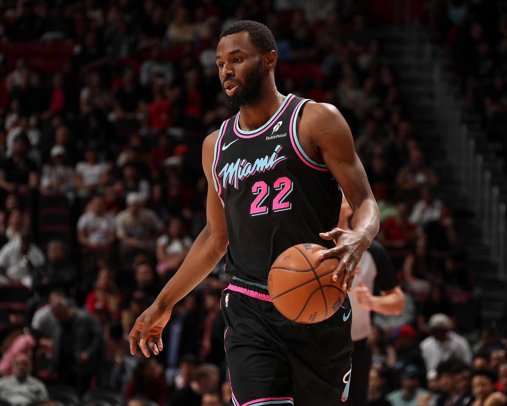 KAIYUN-1分不算超额~维金斯12投7中&amp;三分7中3 砍下19分&amp;正负值+12