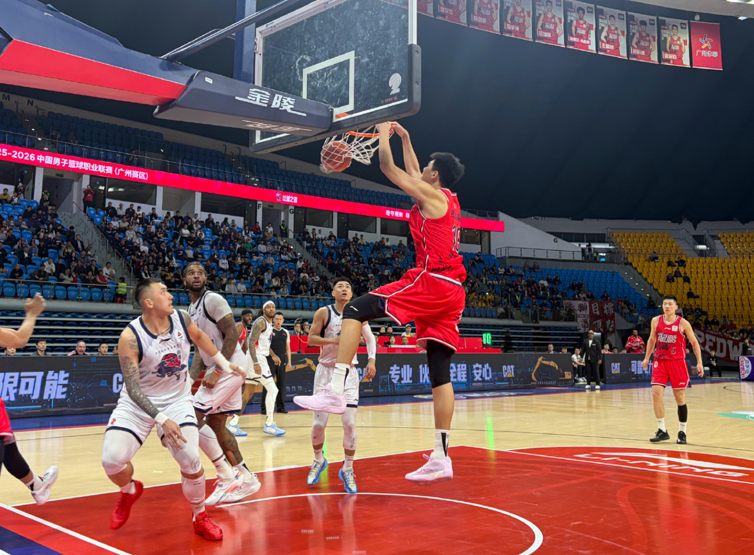 开云体育app-17+10+4帽！徐昕爆了！护框碾压，进攻完美终结，把山东打绝望了